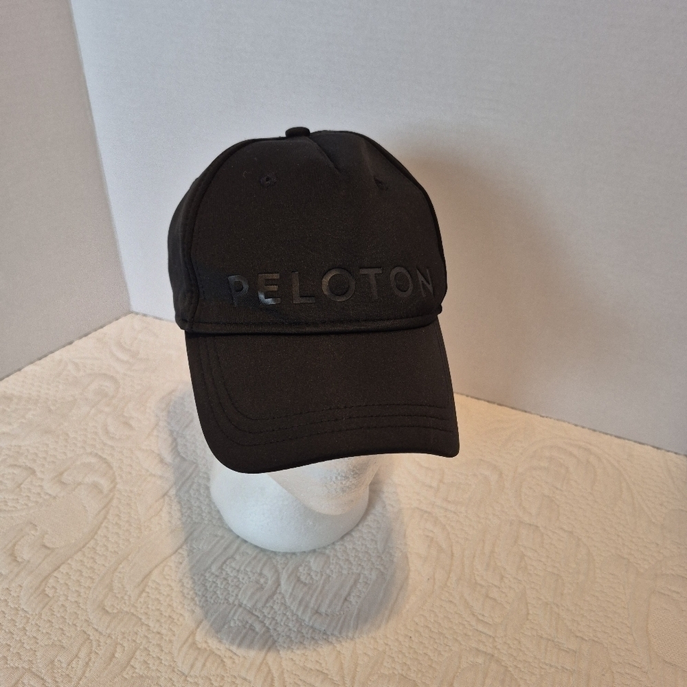 Peloton Adjustable Hat Black Cycling Run Cap Strapback Breathable EUC UNISEX